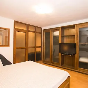 30 Bucarest